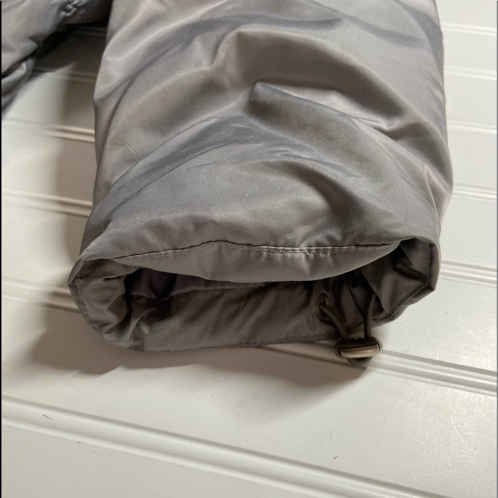 Kenneth Cole Reaction Ladies Size L Silver Gray Puffy Soft Comfy Jacket Exc Cond - Picture 5 of 9